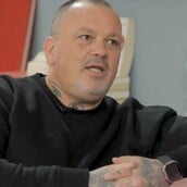 Δημήτρης Σκαρμούτσος: «Από τα 16 έως τα 30 μου, ήμουν εξαρτημένος από ουσίες»