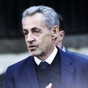 Οι 20 ημέρες του Σαρκοζί στη φυλακή: «Έτρωγε μόνο γιαούρτια γιατί φοβόταν, δεχόταν απειλές»