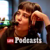 Αλκοόλ από τα 11; Γιατί οι έφηβοι ξεκινούν να πίνουν τόσο νωρίς;