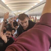 «Μυστηριώδης» πτήση από τη Γάζα  έφτασε στη Νότια Αφρική - Κρατήθηκαν 12 ώρες στο αεροπλάνο