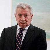 Υπόθεση Σήφη Βαλυράκη: «Ο Σήφης σκοτώθηκε από κάποια εντολή», είπε στο δικαστήριο ο αδερφός της χήρας του πρώην υπουργού