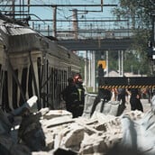 Τα τρένα στόχος της Ρωσίας: Εντείνονται οι σφοδρές επιθέσεις στο σιδηροδρομικό δίκτυο της Ουκρανίας