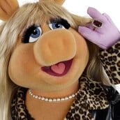 Λόρενς, Στόουν και Εσκόλα ετοιμάζουν ταινία για τη Miss Piggy