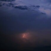 Επικαιροποιήθηκε το έκτακτο της ΕΜΥ: Πορτοκαλί προειδοποίηση για ισχυρές βροχές και καταιγίδες