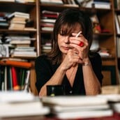 «Πώς αλλάζει κανείς, πώς φτάνει σε σημείο να μην αναγνωρίζει τον εαυτό του»