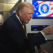 «Ησυχία, γουρουνάκι»: Η οργισμένη απάντηση του Τραμπ σε δημοσιογράφο του Bloomberg