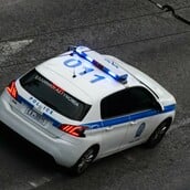 Πετρούπολη: Συνελήφθη μαθητής που πήγε με μπαλτά στο σχολείο