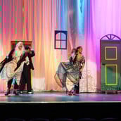 Τι κάνει τον «Αρσέν Λουπέν» μία από τις πιο επιτυχημένες παραστάσεις της σεζόν;