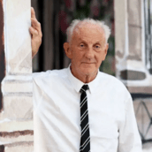 Πέθανε ο διάσημος σχεδιαστής Πολ Κοστέλο και προσωπικός στιλίστας της πριγκίπισσας Νταϊάνα