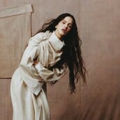 Rosalía: To Βατικανό εκθειάζει το νέο της άλμπουμ «LUX»