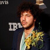 Benny Blanco: Διέρρηξαν στο σπίτι της μητέρας του και κλειδώθηκε στο μπάνιο για να γλυτώσει