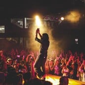 Η φήμη «κόβει» χρόνια ζωής: Νέα μελέτη δείχνει μικρότερο προσδόκιμο για διάσημους τραγουδιστές