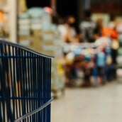 ΕΛΣΤΑΤ: Μείωση στις πωλήσεις σε τρόφιμα, καύσιμα και ένδυση τον Σεπτέμβριο 