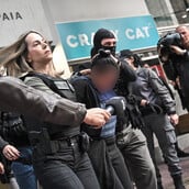 Δολοφονία στη Σαλαμίνα: Προφυλακιστέα η 46χρονη - Όσα είπε στην απολογία