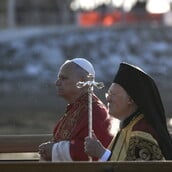 Πάπας Λέων: Στο Φανάρι σήμερα για να υπογράψει κοινή διακήρυξη με τον Οικουμενικό Πατριάρχη Βαρθολομαίο