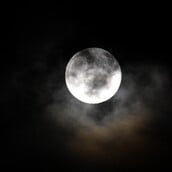 Πανσέληνος Δεκεμβρίου 2025: Πότε θα εμφανιστεί η «Ψυχρή Υπερπανσέληνος»; 