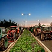 ΑΓΡΟΤΕΣ ΜΠΛΟΚΑ