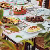 Όψον: Ξαναφέρνει στο τραπέζι τη γεύση της παρέας