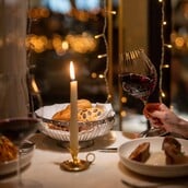 Athénée: Μια ανεπανάληπτη γαστρονομική εμπειρία στο πιο γιορτινό σκηνικό της πόλης