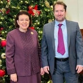 ΛΙΝΑ ΜΕΝΔΩΝΗ ΟΥΑΣΙΝΓΚΤΟΝ ΠΟΛΙΤΙΣΜΟΣ