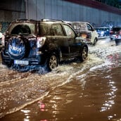 Κακοκαιρία Byron: «Κολλημένοι» οι οδηγοί στην Ε.Ο Αθηνών - Κορίνθου - Σε ποιες περιοχές θα σημειωθούν επικίνδυνα φαινόμενα