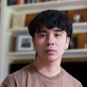 Ocean Vuong: Το best seller μυθιστόρημα «On Earth We’re Briefly Gorgeous» μεταφέρεται στη μεγάλη οθόνη 