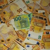 Δώρο Χριστουγέννων: Πότε καταβάλλεται και πώς μπορείτε να το υπολογίσετε 