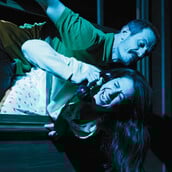 Θέατρο Αποθήκη: «Στην Εξοχή» του Martin Crimp