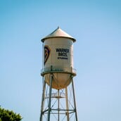 Η Paramount καταθέτει νέα ανταγωνιστική προσφορά για τη Warner Bros Discovery