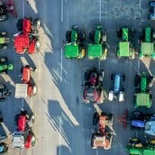 Μπλόκα αγροτών: Στο επίκεντρο ο Βόλος σήμερα - Από στεριά και θάλασσα ο αποκλεισμός