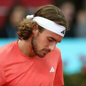 Στέφανος Τσιτσιπάς: Δεν διαθέτει ελληνικό δίπλωμα - Μέχρι σήμερα δεν έχει εμφανιστεί στις Αρχές