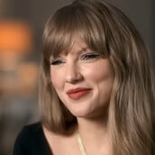 Τέιλορ Σουίφτ: Ξέσπασε κλάματα μετά τη συνάντηση με επιζώντες της αιματηρής επίθεση στο Σάουθπορτ