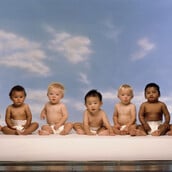 Πώς ένας δότης σπέρματος μπορεί να αποκτήσει εκατοντάδες παιδιά