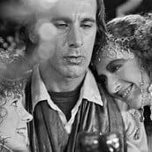 Είναι το «Singapore Sling» η πιο παρεξηγημένη ταινία του ελληνικού σινεμά;