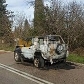 Φωκίδα: Άνδρας εντοπίστηκε απανθρακωμένος μέσα σε ΙΧ - Φωτιά ξέσπασε και στο σπίτι του