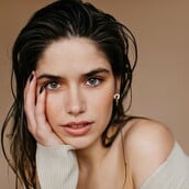 Το beauty combo που κρατά την επιδερμίδα φωτεινή και «μαγική», από το πρωί ως το βράδυ