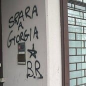 ΤΖΟΡΤΖΙΑ ΜΕΛΟΝΙ ΠΥΡΟΒΟΛΗΣΕ ΤΟΙΧΟΣ