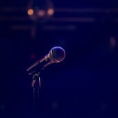 «Η αξιοπρέπεια δεν είναι διαπραγματεύσιμη» - Η ανάρτηση του άνδρα που θα καταγγείλει τον πασίγνωστο τραγουδιστή