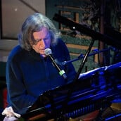 «Αιώνιος Άνεμος»: Μια ξεχωριστή μουσική και ποιητική βραδιά στο THEATRE OF THE NO