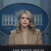 Τι συνέβη με τα χείλη της Κάρολαϊν Λέβιτ;