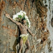 *Ακόμη και το πιο σφοδρό ξυράφι υπήρξε κάποτε λουλούδι/ από τον Πάνο Μιχαήλ