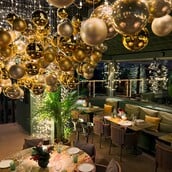 Γιορτές με γεύση, θέα και αθηναϊκή λάμψη στο 10 Urban Roof