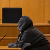 Γερμανία: 61χρονος νάρκωνε, βίαζε και βιντεοσκοπούσε τη σύζυγό του για χρόνια