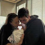 Ο Πιτ Ντέιβιντσον και Έλσι Χιούιτ υποδέχθηκαν το πρώτο τους παιδί