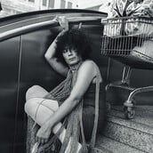 Άζζα του Βλάσση Χρυσικόπουλου: Mια γαζέλα σ’ έναν κόσμο λιονταριών