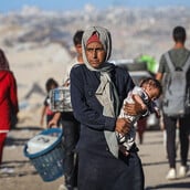 Γάζα: «Δεν μπορώ να ξεχάσω τον τρόμο» περιγράφει μητέρα που γέννησε δύο φορές στη διάρκεια του πολέμου