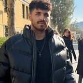 Γιώργος Μαζωνάκης: Απολύθηκε από το κέντρο που εμφανιζόταν ο 21χρονος που τον κατήγγειλε