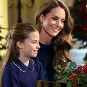 Κέιτ Μίντλετον: Το ντουέτο - έκπληξη στο πιάνο με την πριγκίπισσα Σάρλοτ για τα Χριστούγεννα