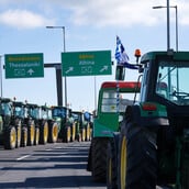 ΑΓΡΟΤΕΣ ΜΑΛΓΑΡΑ ΜΠΛΟΚΑ