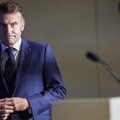 ΕΜΑΝΟΥΕΛ ΜΑΚΡΟΝ ΜΠΡΙΖΙΤ ΜΠΑΡΝΤΟ ΘΑΝΑΤΟΣ